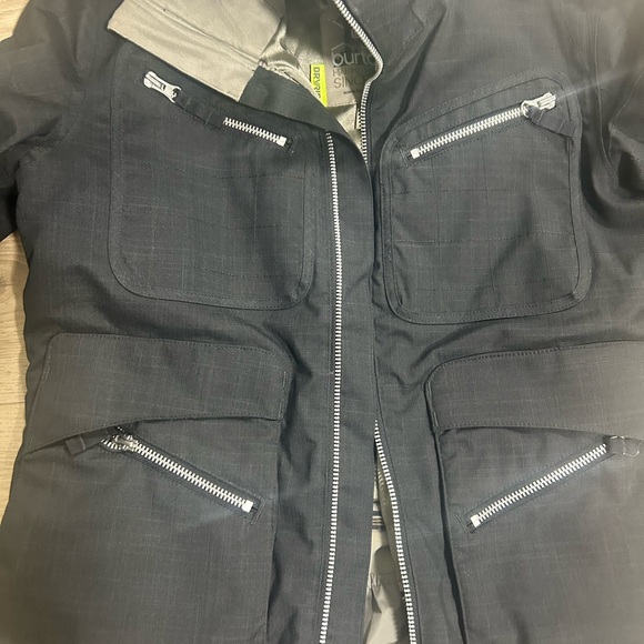 Burton snowboarding jacket - Picture 2 of 5
